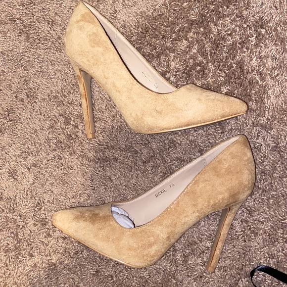 2 for $30! OFFERS OPEN! Ccocci Nude Tan Suede Heels 7.5 Brand new never worn - Picture 2 of 3